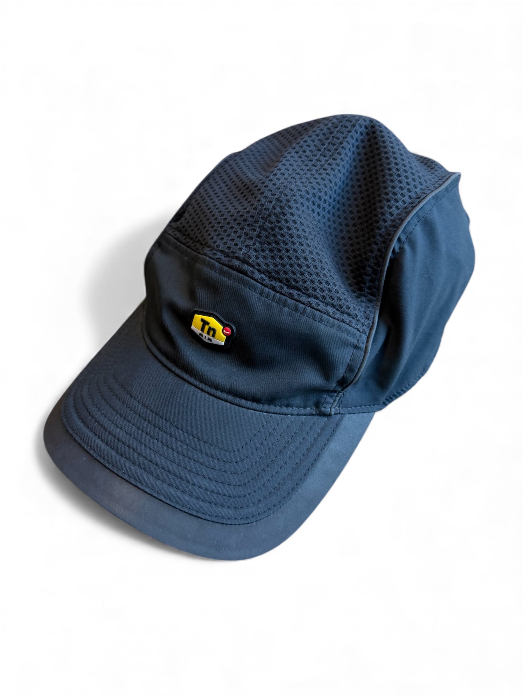 AW84 Nike TN cap