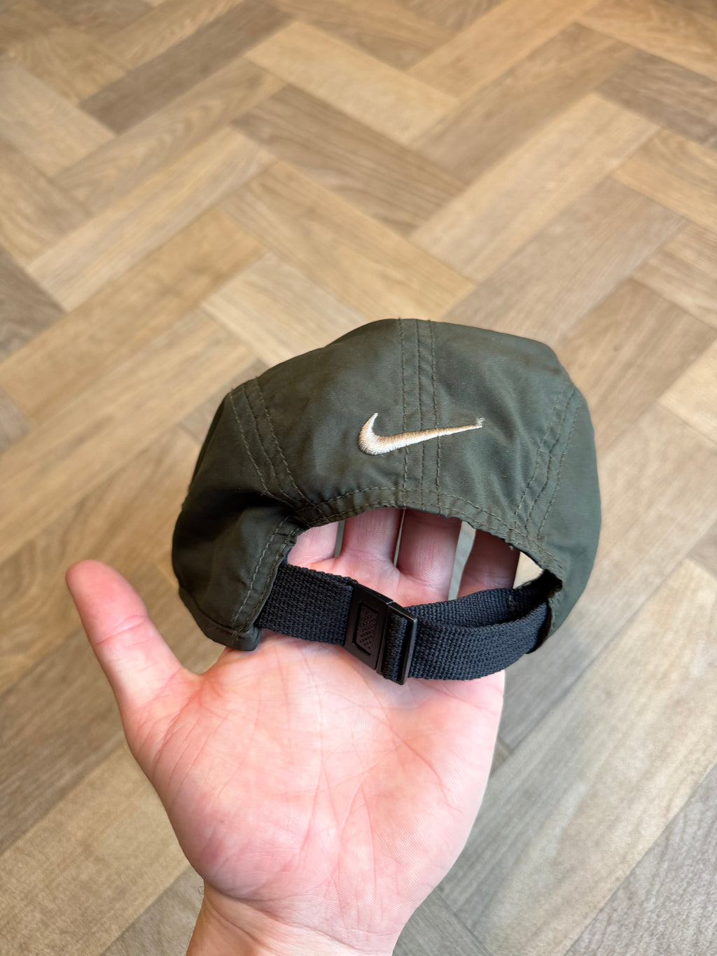 AW84 Nike air max cap