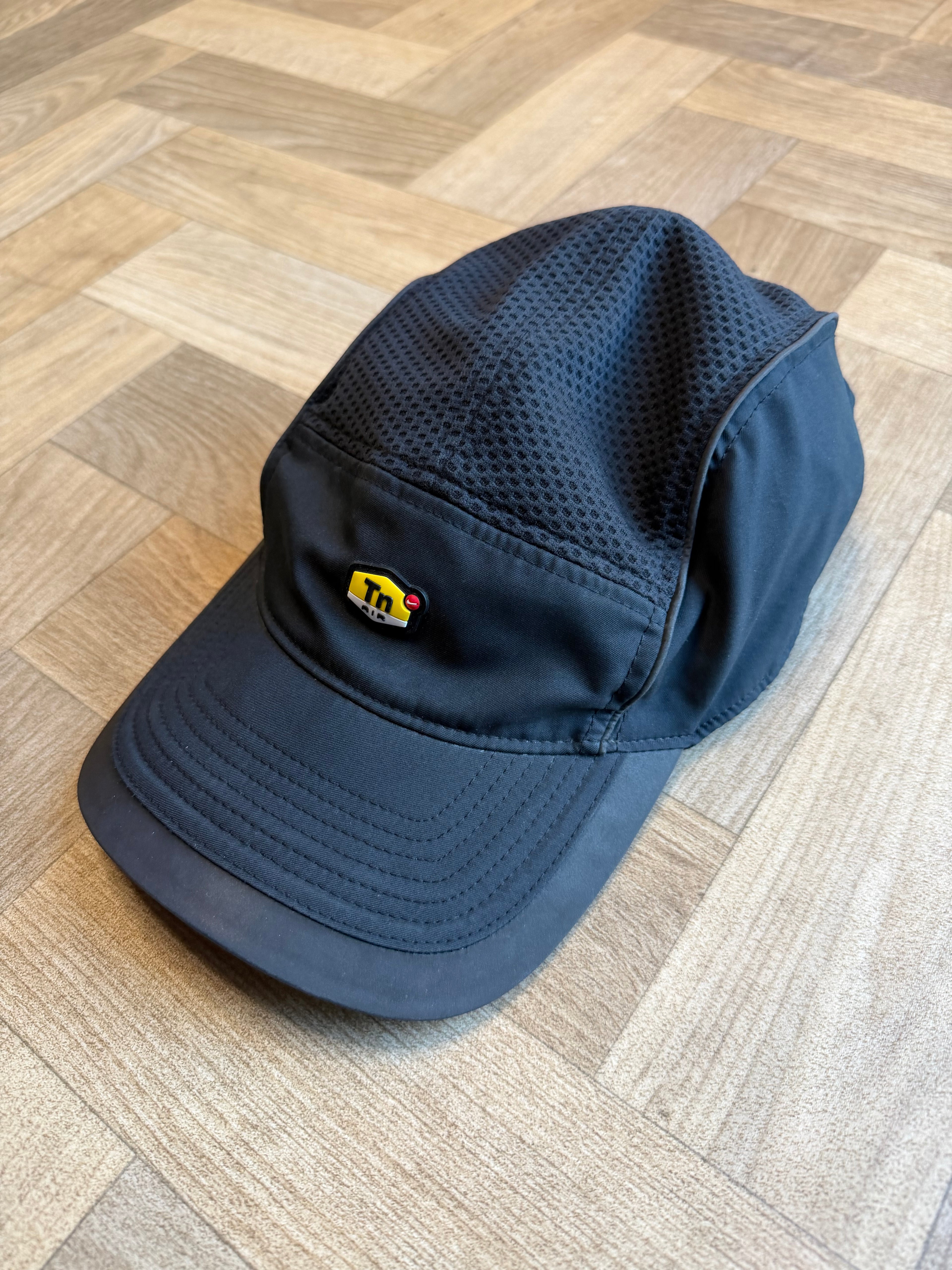 AW84 Nike TN cap