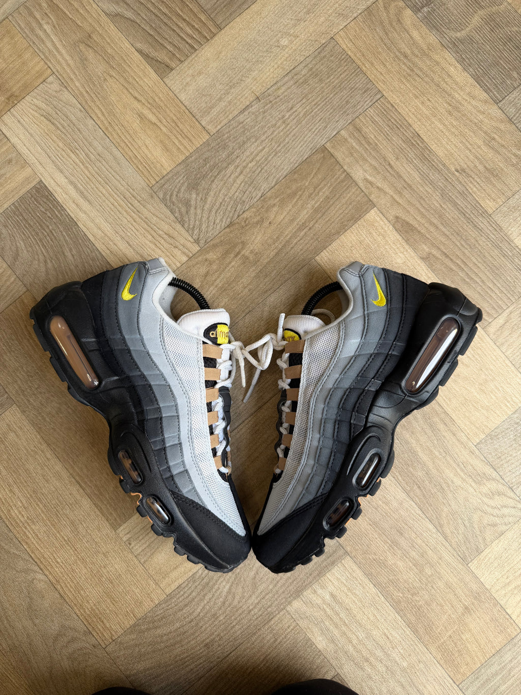 Nike air max 95 'yellow strike'