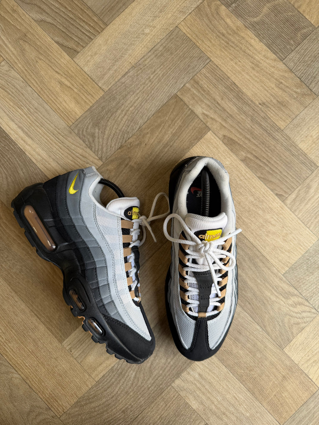 Nike air max 95 'yellow strike'