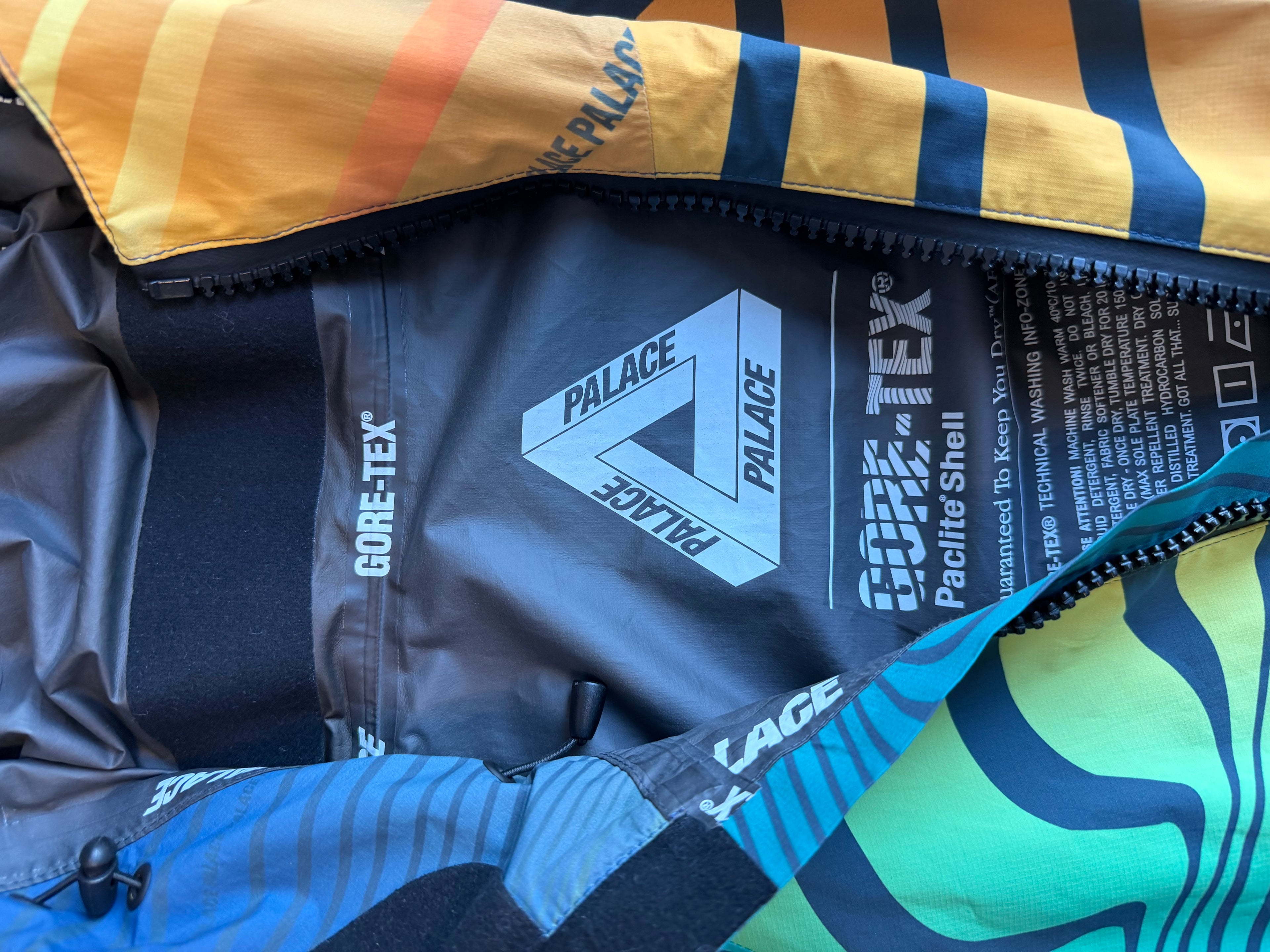 Palace GORE-TEX vortex paclite jacket